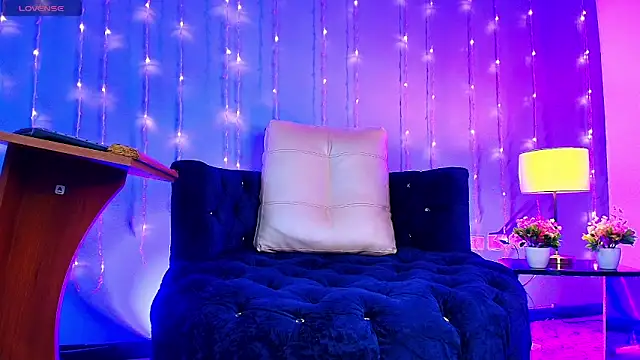 LOGAN ADAMS27 online show from April 2026 12:23:01 PM