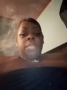 Pinkchocolatebbw online show from April 2026 06:33:01 AM