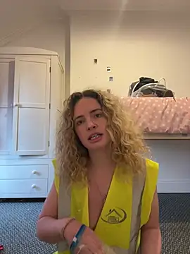 curlyirishgirl online show from February 2026 10:03:02 AM