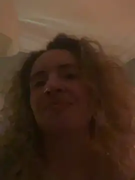 curlyirishgirl online show from February 2026 10:08:02 PM