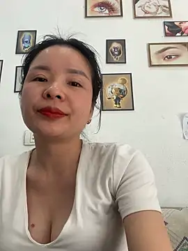 Snapshot of Ivy_Trix2 chatting on March 2026 07:03:02 AM Ivy Trix2 online show from March 2026 07:03:02 AM