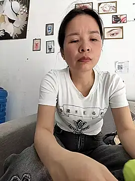 Snapshot of Ivy_Trix2 chatting on April 2026 02:31:01 AM Ivy Trix2 online show from April 2026 02:31:01 AM