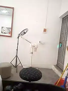 Snapshot of Ivy_Trix2 chatting on April 2026 09:58:02 AM Ivy Trix2 online show from April 2026 09:58:02 AM