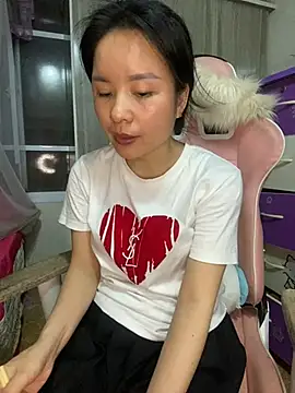 Snapshot of Ivy_Trix2 chatting on April 2026 02:11:01 PM Ivy Trix2 online show from April 2026 02:11:01 PM