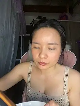 Ivy Trix2 online show from April 2026 02:09:01 PM