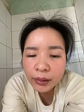 Ivy Trix2 online show from April 2026 03:31:02 AM