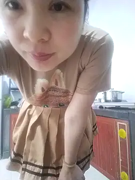 Ivy Trix2 online show from May 2026 03:56:01 AM