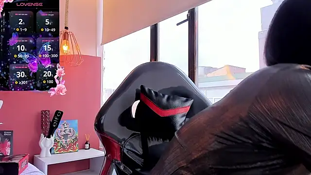 Snapshot of Valkiria_wine chatting on April 2026 01:04:02 PM Valkiria wine online show from April 2026 01:04:02 PM