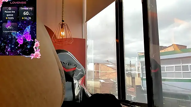 Snapshot of Valkiria_wine chatting on April 2026 02:55:01 PM Valkiria wine online show from April 2026 02:55:01 PM