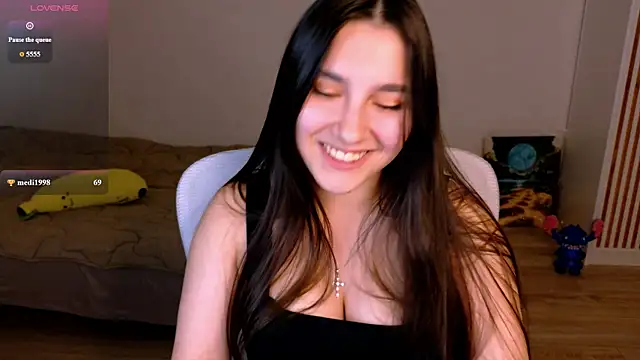 Snapshot of Ari_Grend chatting on June 2026 06:47:01 PM Ari Grend online show from June 2026 06:47:01 PM