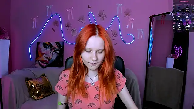 cassandra nik online show from April 2026 12:20:01 PM