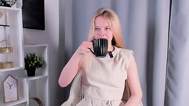 AnnaleeVelez online show from February 2026 11:21:01 AM