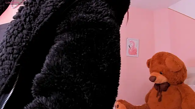 raquel mooon online show from March 2026 12:01:01 PM