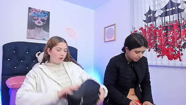 valeria and zoe online show from March 2026 01:28:01 PM