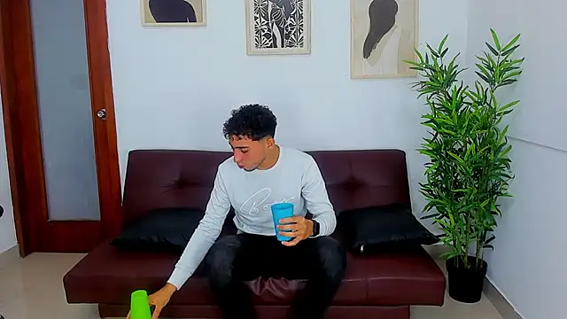 Snapshot of oria_Light chatting on March 2026 12:22:01 PM oria Light online show from March 2026 12:22:01 PM