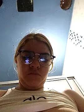 single kitten online show from March 2026 12:28:01 PM