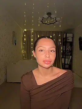 Snapshot of Fragile_Tease chatting on March 2026 06:36:01 PM Fragile Tease online show from March 2026 06:36:01 PM