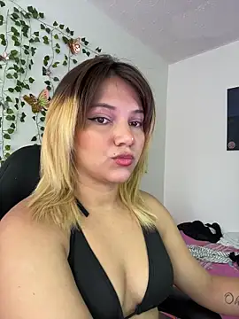 aurora bela online show from March 2026 05:07:01 PM