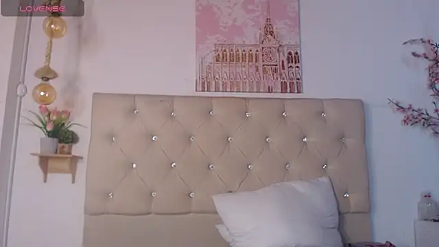Rommen N Zoe online show from June 2026 09:46:01 PM