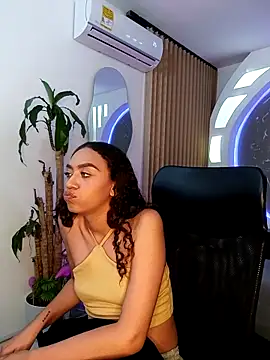 ritzabeth daniel online show from May 2026 03:15:01 AM