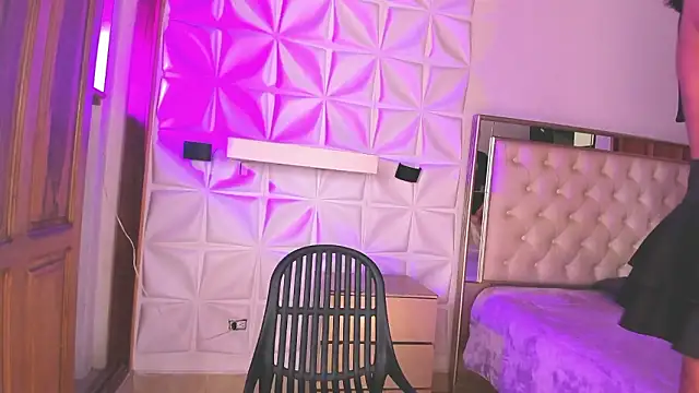 Miss ElektraNova online show from March 2026 08:59:01 PM