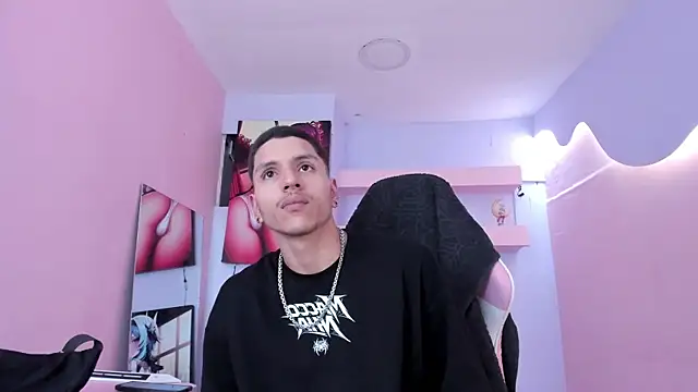 DanteLuxx online show from May 2026 03:46:02 AM