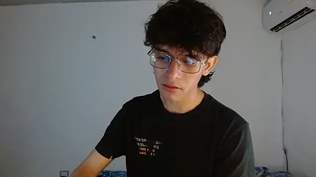 noah millerx online show from June 2026 05:20:02 AM