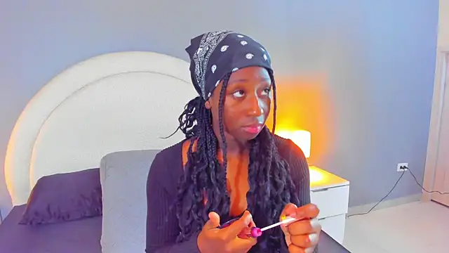 Snapshot of zoepinkett chatting on February 2026 03:40:01 AM zoepinkett online show from February 2026 03:40:01 AM