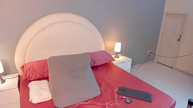 Snapshot of zoepinkett chatting on March 2026 03:42:02 AM zoepinkett online show from March 2026 03:42:02 AM