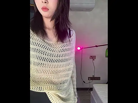 Y--F--LOVE online show from March 2026 04:11:02 PM