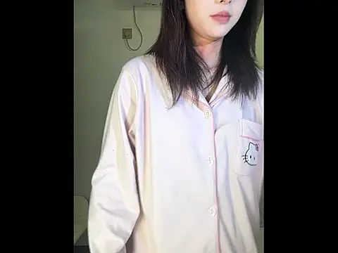 Y--F--LOVE online show from March 2026 04:24:01 PM