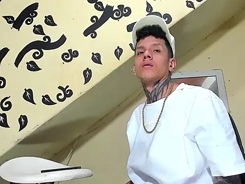 gabriel reyes21 online show from April 2026 11:08:02 AM