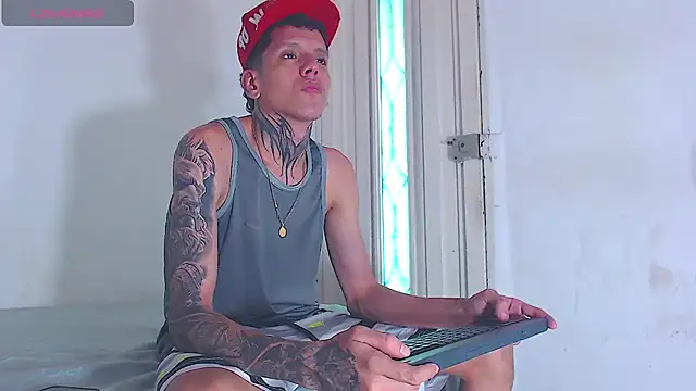 Snapshot of gabriel_reyes21 chatting on August 2026 06:54:02 PM gabriel reyes21 online show from August 2026 06:54:02 PM