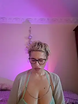 LunaBlaise online show from April 2026 07:11:01 AM