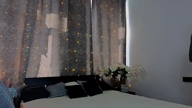 Snapshot of SashaXX_ chatting on February 2026 06:57:02 AM SashaXX online show from February 2026 06:57:02 AM