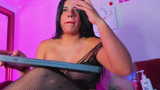 Arianna Moore online show from April 2026 12:50:01 AM