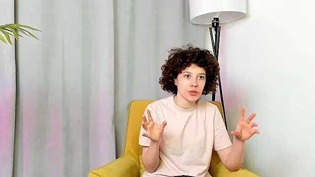 Snapshot of KortneyLalim chatting on February 2026 06:35:01 AM KortneyLalim online show from February 2026 06:35:01 AM