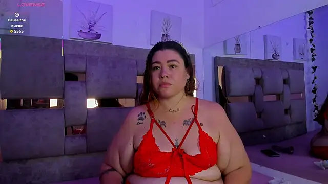 Snapshot of cat_violet_ chatting on March 2026 02:13:01 PM cat violet online show from March 2026 02:13:01 PM