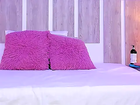 EmilySearss online show from March 2026 06:24:01 PM