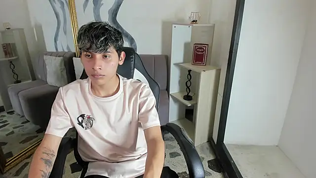 Snapshot of DeilanWolf chatting on March 2026 05:42:01 AM DeilanWolf online show from March 2026 05:42:01 AM