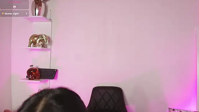 ema parkerr online show from March 2026 10:21:02 PM