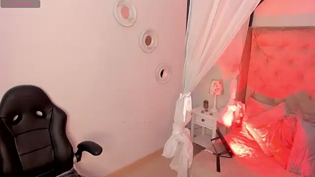 Raven Dooll online show from March 2026 10:15:01 PM