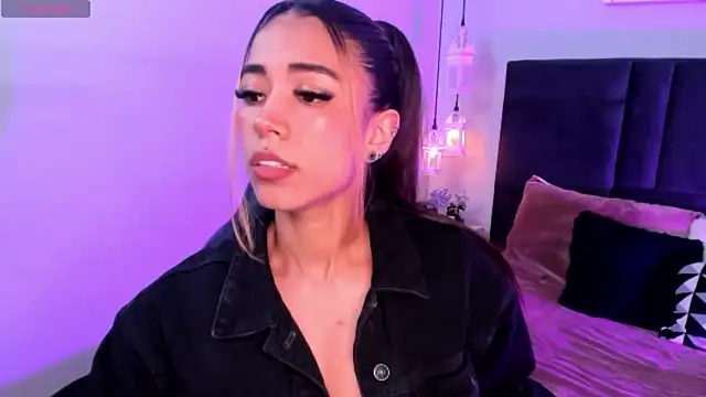 Raven Dooll online show from May 2026 10:28:02 PM