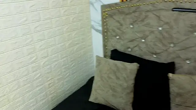 ElisVega online show from April 2026 07:37:02 PM