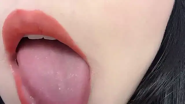 Snapshot of Susu-36E chatting on April 2026 10:32:01 AM Susu-36E online show from April 2026 10:32:01 AM