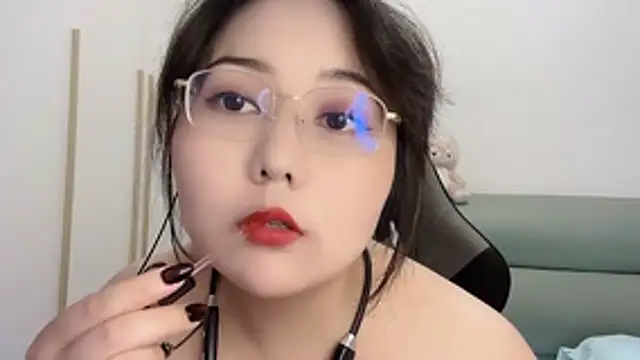Snapshot of Susu-36E chatting on April 2026 11:12:01 AM Susu-36E online show from April 2026 11:12:01 AM