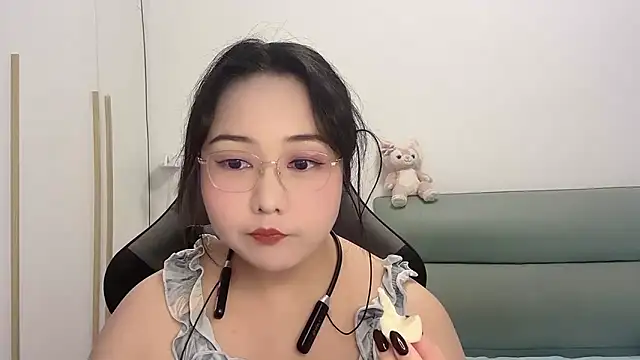 Snapshot of Susu-36E chatting on May 2026 12:12:01 PM Susu-36E online show from May 2026 12:12:01 PM