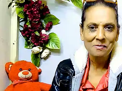 Hot queen58 online show from June 2026 06:01:01 AM