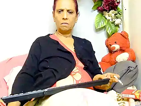 Hot queen58 online show from June 2026 05:56:01 AM