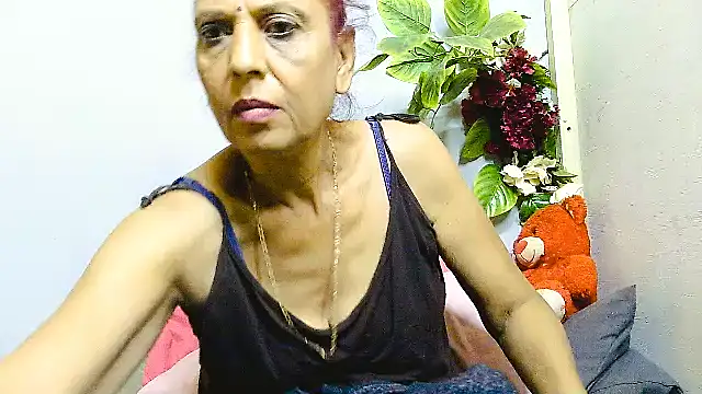 Hot queen58 online show from June 2026 06:25:02 AM